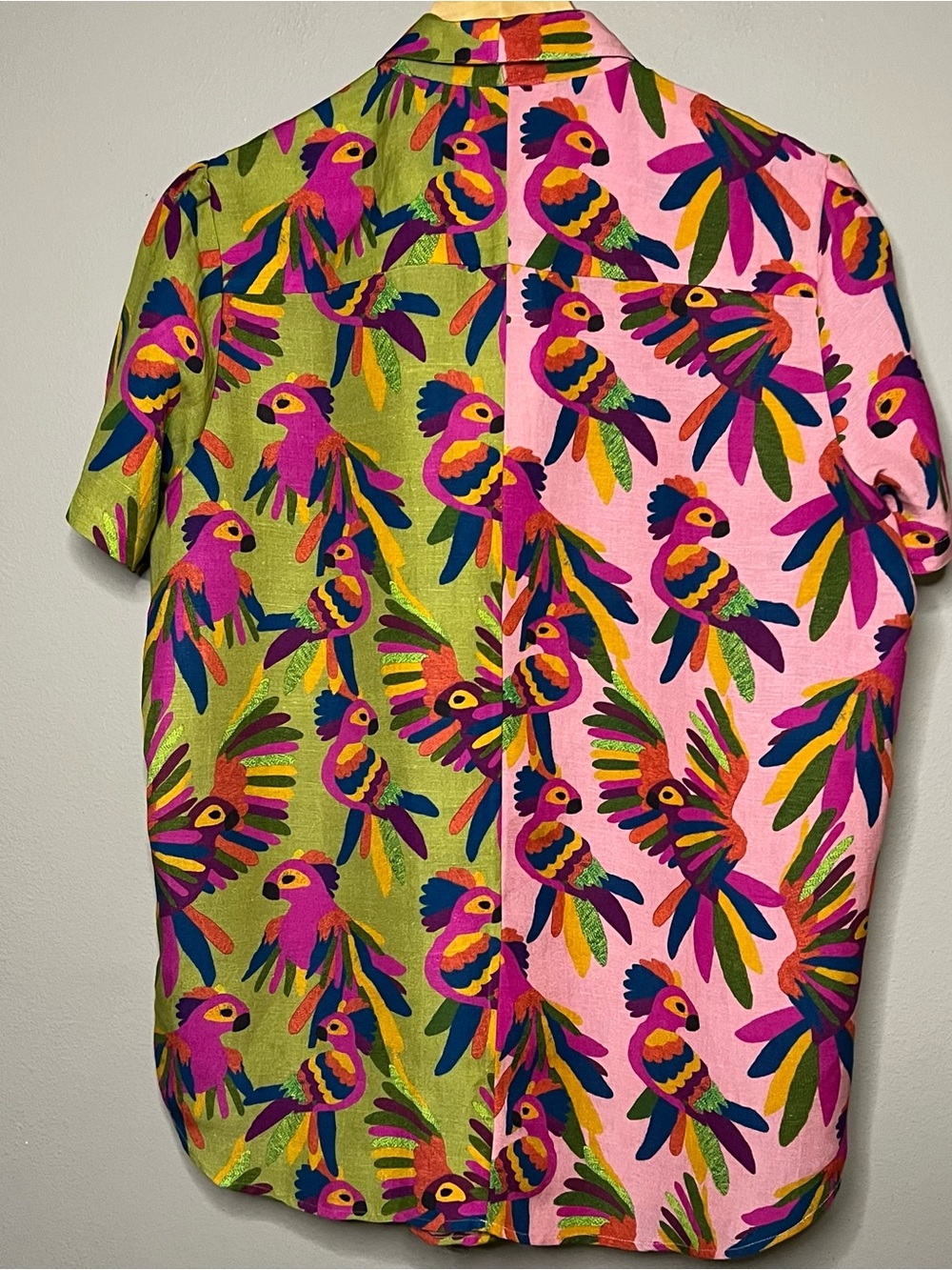 Farm Rio For Anthropologie Printed Surf Shirt Women Large Green Pink Parrots New - Picture 3 of 12
